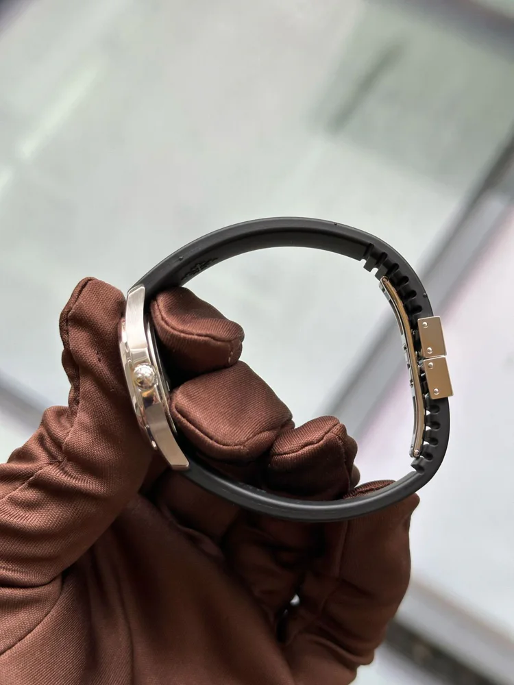 Luce Original Diamonds Box & Papers 2006